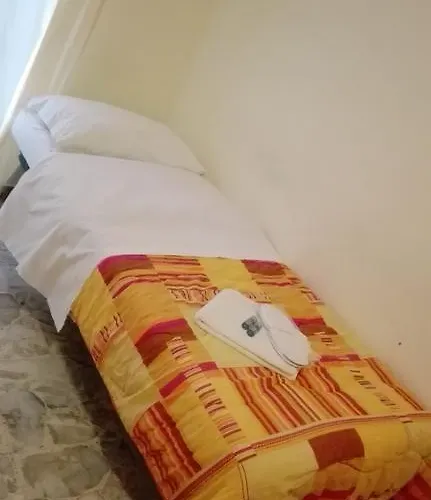 波利齐亚诺酒店 招待所 *