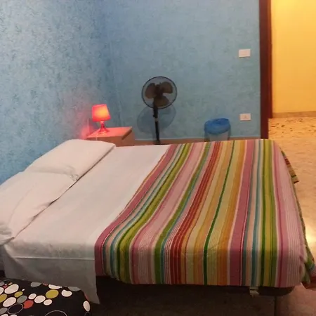 招待所 波利齐亚诺酒店 *